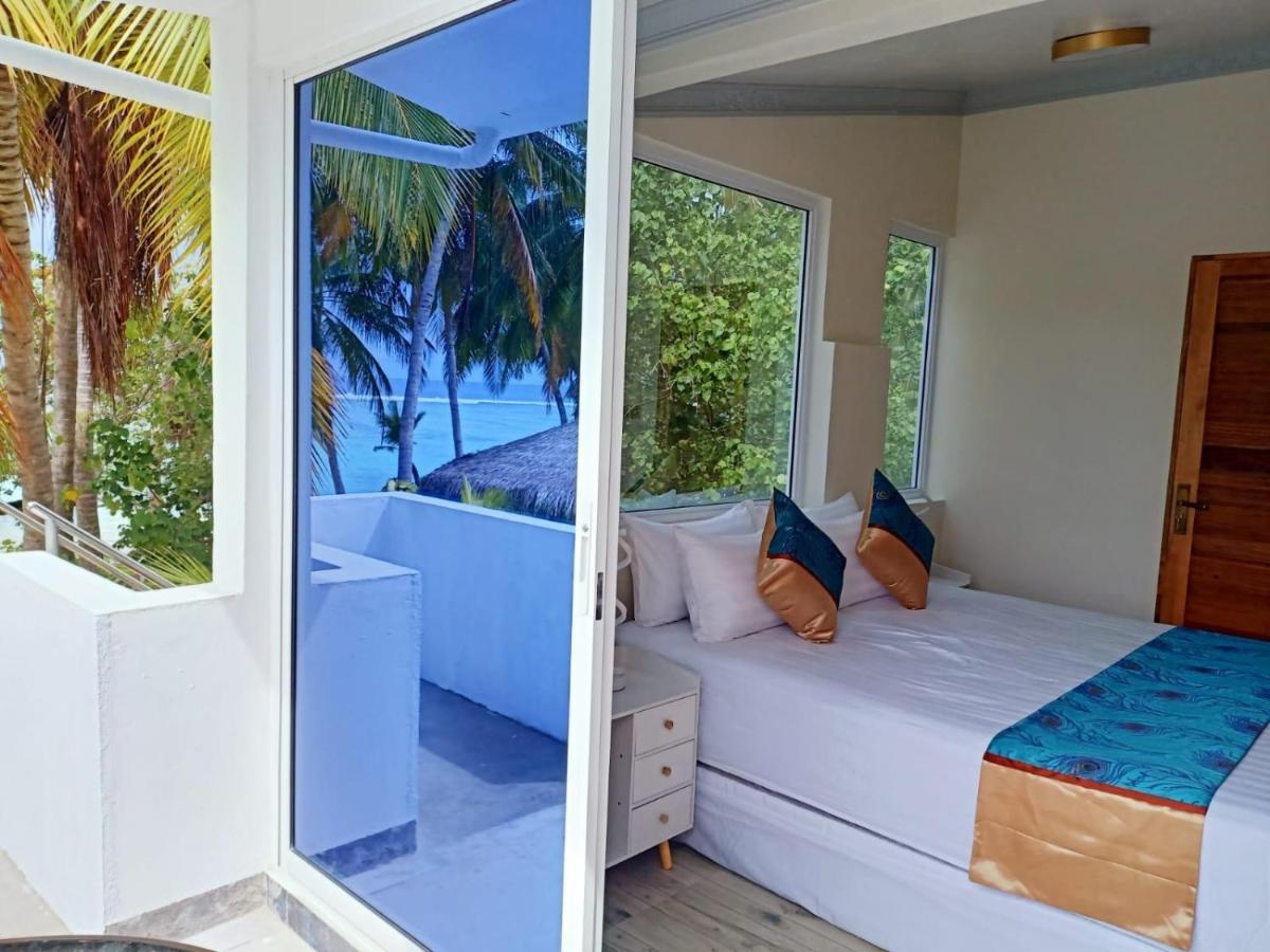 Island Life Maldives Retreat & Spa Magoodhoo Dış mekan fotoğraf