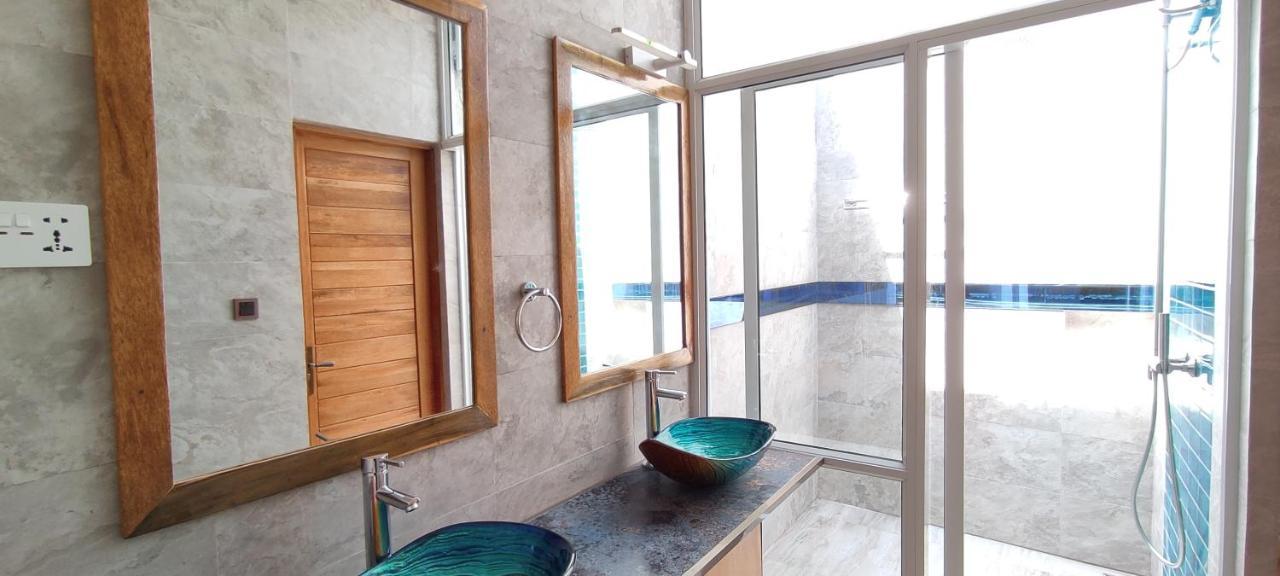 Island Life Maldives Retreat & Spa Magoodhoo Dış mekan fotoğraf